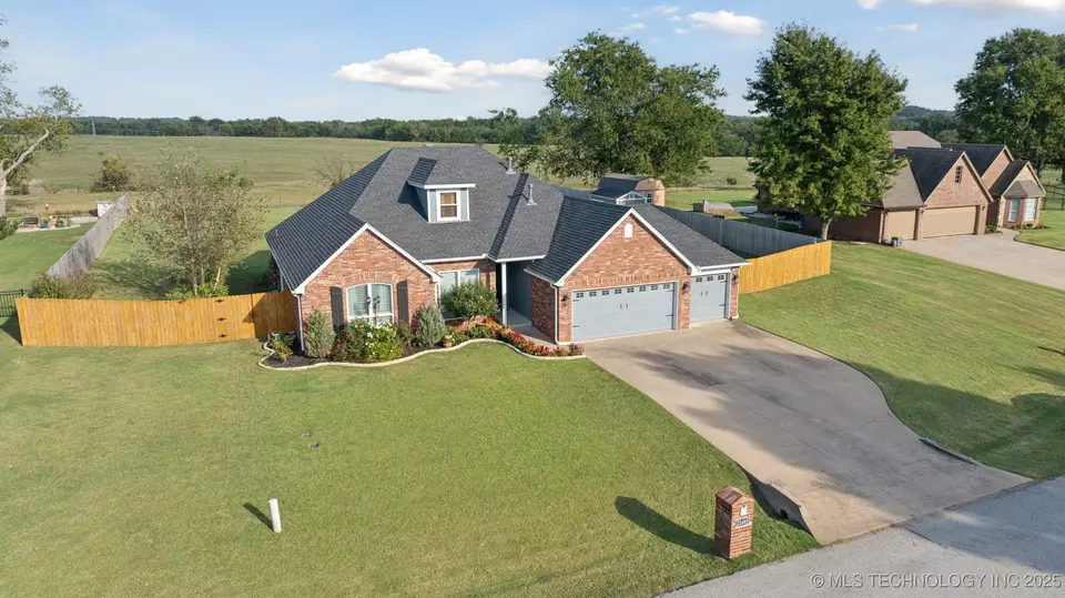 View/Area - 22485 Riverwood Dr, Claremore, OK 74019 photo 2 of 5