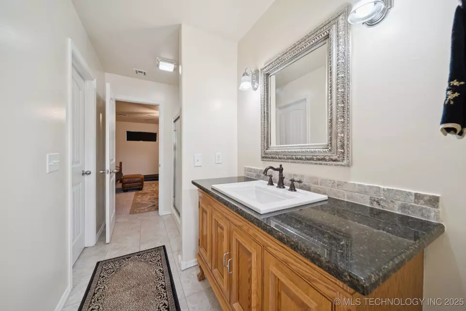 Bath - 22485 Riverwood Dr, Claremore, OK 74019 photo 6 of 6