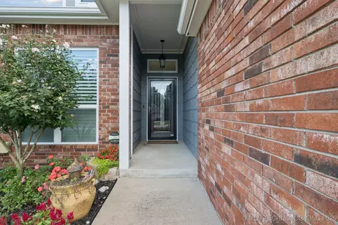 Entry Way - 22485 Riverwood Dr, Claremore, OK 74019 photo 1 of 5