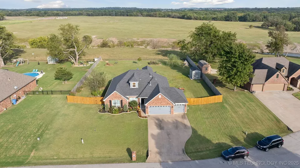 View/Area - 22485 Riverwood Dr, Claremore, OK 74019 photo 3 of 5