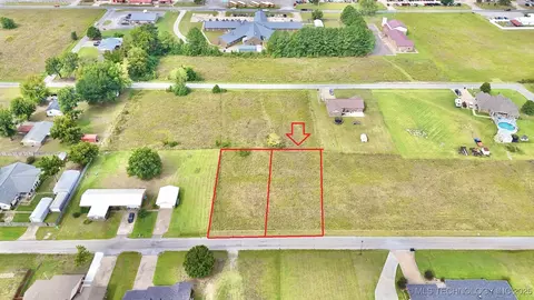 12 NW 5th St, Stigler, OK 74462