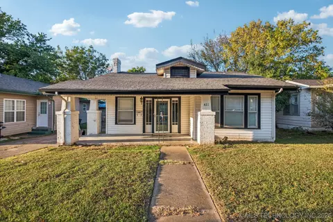 421 W 11th Ave, Bristow, OK 74010