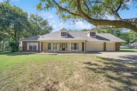 15818 E 77th St N, Owasso, OK 74055