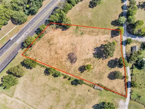 409 W Main St, Davis, OK 73030