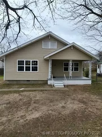 1018 S Cherry, Ada, OK 74820 photo 1