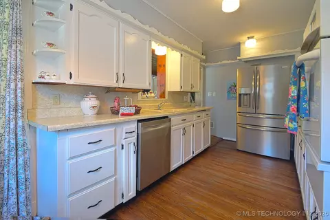 3401 E 4th Pl, Tulsa, OK 74112 photo 24