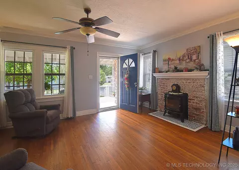 3401 E 4th Pl, Tulsa, OK 74112 photo 9