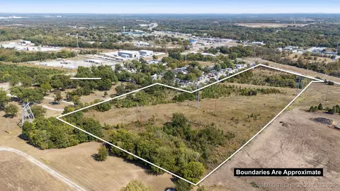 S Cherokee Street, Catoosa, OK 74015