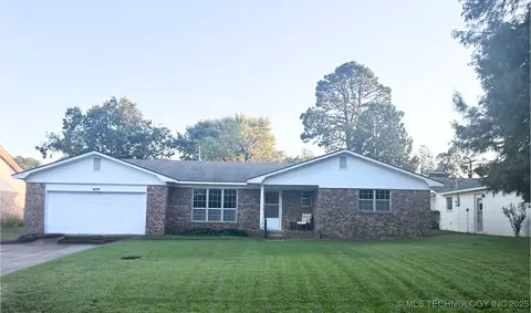 1304 SE 12th St, Wagoner, OK 74467