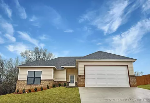 824 E Harlan Dr, Tahlequah, OK 74464