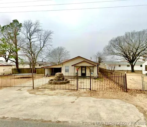 1004 1st Ave, Warner, OK 74469 photo 1