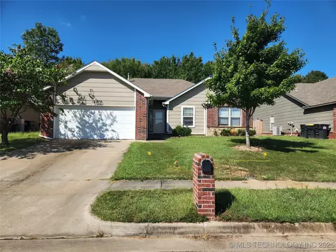 12272 S 268th East Ave, Coweta, OK 74429