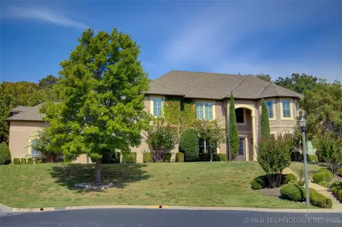 6215 E 86th Pl, Tulsa, OK 74137