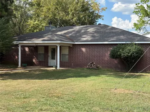 Exterior - 215 E Leecraft, Colbert, OK 74733 photo 2 of 6