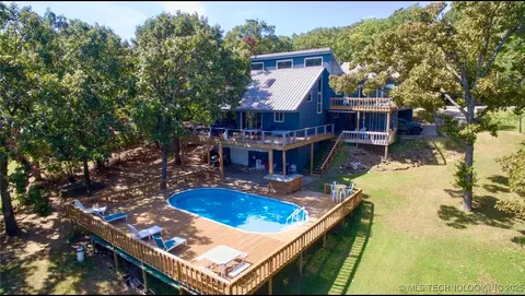 1048 Robin Hood Rd, Eufaula, OK 74432