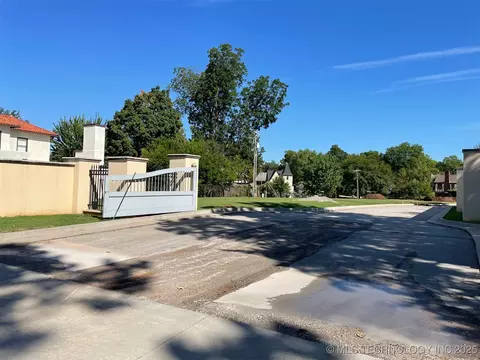 1251 E 28th St, Tulsa, OK 74114