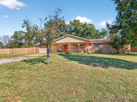 302 S Chestnut St, Copan, OK 74022