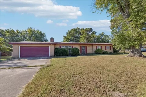 8812 E 121st St S, Bixby, OK 74008 photo 1