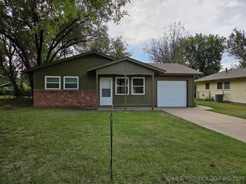408 Lindenwood Dr, Bartlesville, OK 74003
