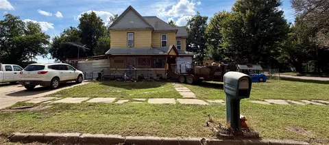 323 W Lincoln Ave, Blackwell, OK 74631