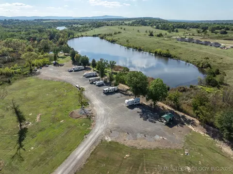 23000 Hideaway Dr, Heavener, OK 74937