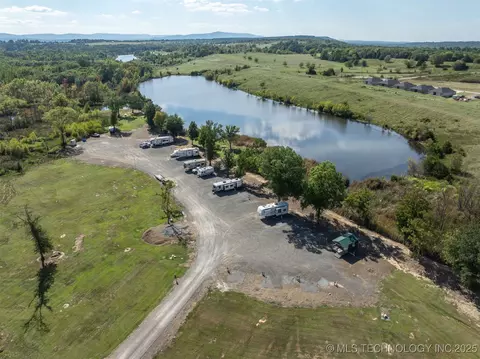 23000 Hideaway Dr, Heavener, OK 74937