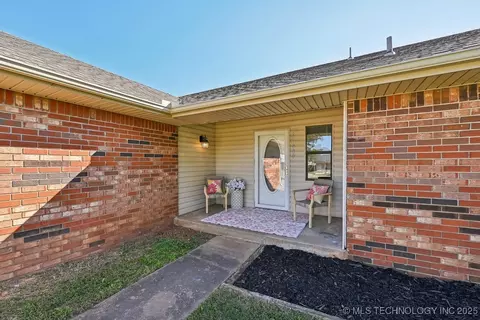 31880 E 169th St S, Coweta, OK 74429
