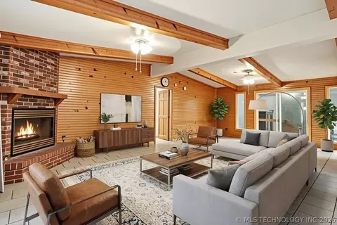 Living - 175 S 428 Rd, Pryor, OK 74361 photo 3 of 10