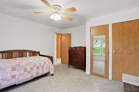 Bedroom - 175 S 428 Rd, Pryor, OK 74361 photo 7 of 8