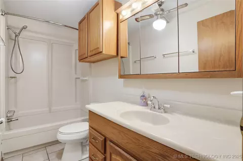 Bath - 175 S 428 Rd, Pryor, OK 74361 photo 2 of 2