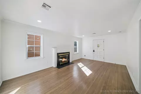 4629 E 14th St, Tulsa, OK 74112 photo 4