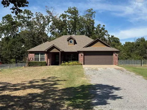 12890 W Southern Oaks St, Tahlequah, OK 74464