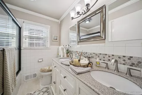 Bath - 1300 E 7th St, Okmulgee, OK 74447 photo 6 of 6