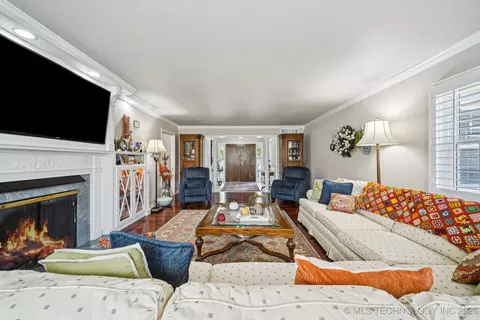 Living - 1300 E 7th St, Okmulgee, OK 74447 photo 4 of 6