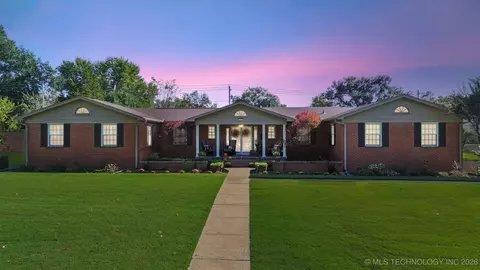 1300 E 7th St, Okmulgee, OK 74447