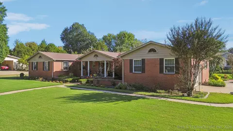 Exterior - 1300 E 7th St, Okmulgee, OK 74447 photo 2 of 7