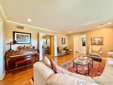2911 E 37th St, Tulsa, OK 74105 photo 13
