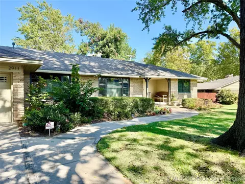 2911 E 37th St, Tulsa, OK 74105 photo 3