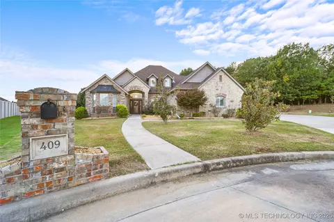 409 Wisteria Way, Ada, OK 74820