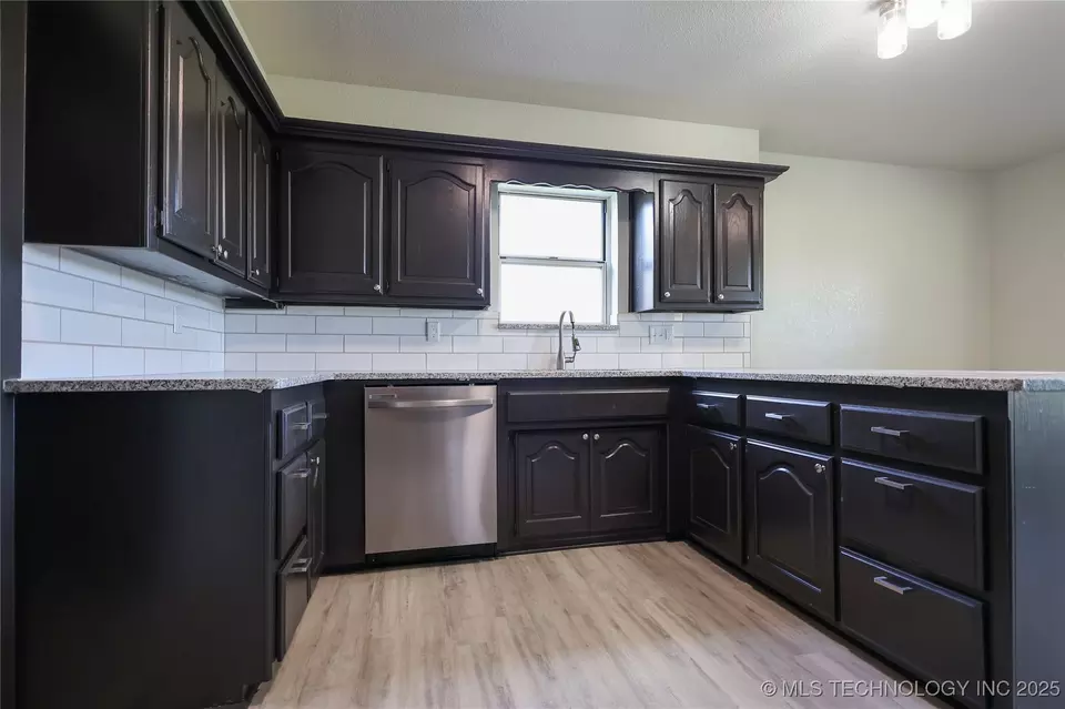 Kitchen - 1803 Lakeview, Sulphur, OK 73086 photo 1 of 4