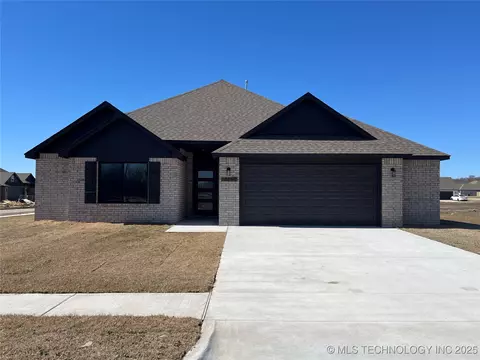 10890 S 278 East Ave, Coweta, OK 74429