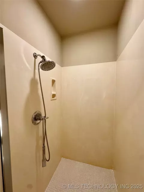 8202 E 74th Ct, Tulsa, OK 74133 photo 17