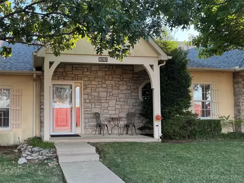 8202 E 74th Ct, Tulsa, OK 74133 photo 2