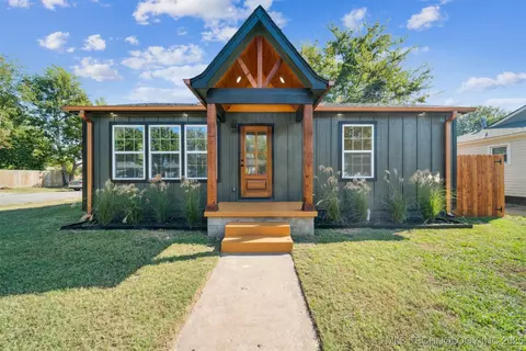 1547 N Columbia Pl, Tulsa, OK 74110