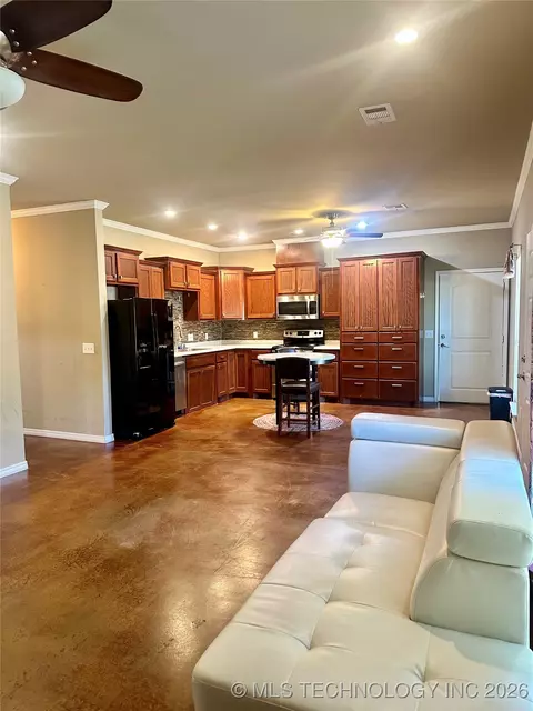 Kitchen - 415664 E 1093 Rd E, Checotah, OK 74426 photo 5 of 5