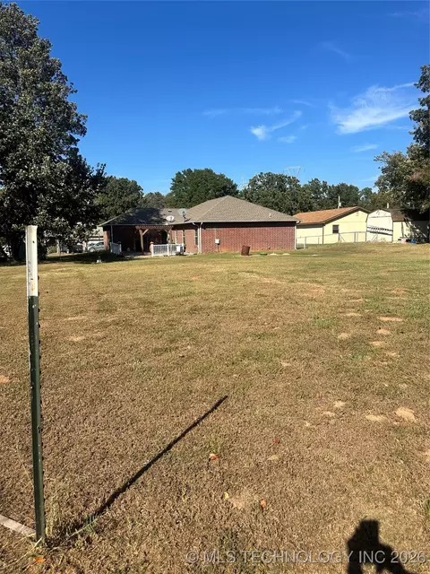 Exterior - 415664 E 1093 Rd E, Checotah, OK 74426 photo 4 of 5