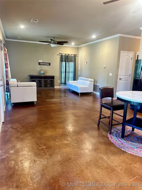 Living - 415664 E 1093 Rd E, Checotah, OK 74426 photo 1 of 2