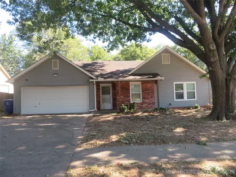 5105 S Lions Ave, Broken Arrow, OK 74011