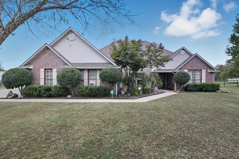 20302 S River Ranch Rd W, Claremore, OK 74019