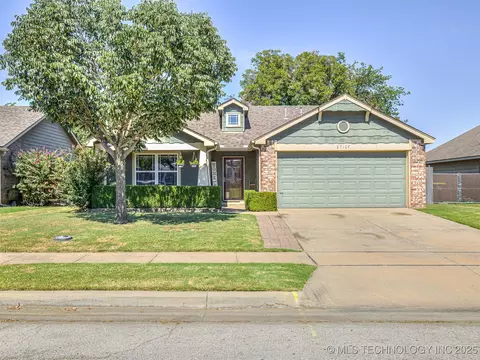27107 E 123rd St, Coweta, OK 74429